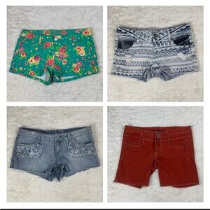 Clearance bundle lot of 4 shorts, size 5 - wallflower, rue21, tinseltown